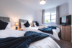 BEST PRICE - Fantastic 2bed 2bath City Centre Apartment! 1 Double bed, 3 Singles or Kingsize, Sofabed, Smart TVs, FREE PARKING